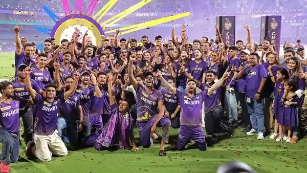 Kolkata Knight Riders (KKR) co-owner and Bollywood actor Shah Rukh Khan along with his family, KKR captain Shreyas Iyer and team members pose for a picture with the Indian Premier League 2024 trophy, at MA Chidambaram Stadium in Chennai on Sunday.